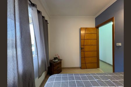 Casa à venda com 185m², 3 quartos e 2 vagas Casa à venda com 185m², 3 quartos e 2 vagasQuarto