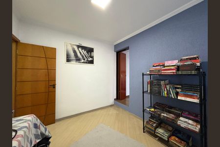 Casa à venda com 185m², 3 quartos e 2 vagas Casa à venda com 185m², 3 quartos e 2 vagasEscritório