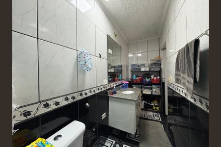 Casa à venda com 185m², 3 quartos e 2 vagas Casa à venda com 185m², 3 quartos e 2 vagasBanheiro da Suíte 1