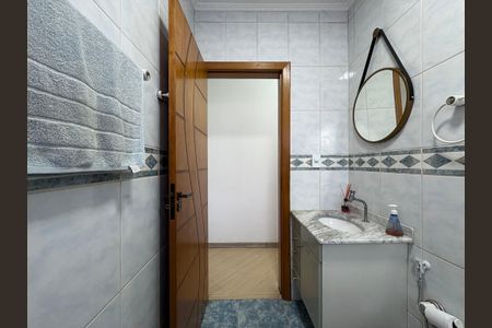 Casa à venda com 185m², 3 quartos e 2 vagas Casa à venda com 185m², 3 quartos e 2 vagasBanheiro