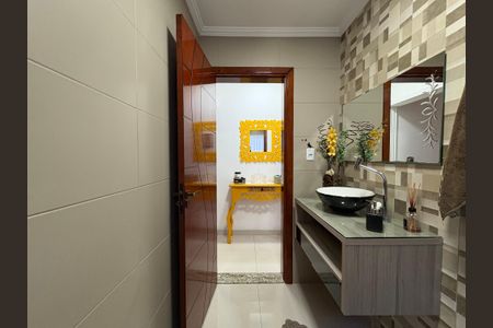 Casa à venda com 185m², 3 quartos e 2 vagas Casa à venda com 185m², 3 quartos e 2 vagasLavabo