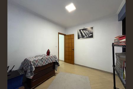 Casa à venda com 185m², 3 quartos e 2 vagas Casa à venda com 185m², 3 quartos e 2 vagasEscritório