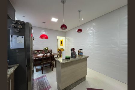 Casa à venda com 185m², 3 quartos e 2 vagas Casa à venda com 185m², 3 quartos e 2 vagasCozinha