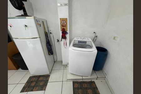 Casa à venda com 185m², 3 quartos e 2 vagas Casa à venda com 185m², 3 quartos e 2 vagasLavanderia