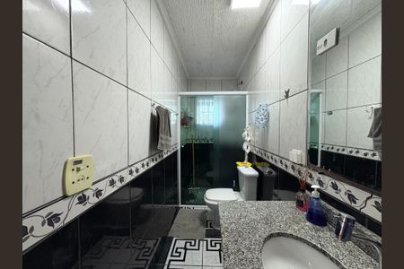 Casa à venda com 185m², 3 quartos e 2 vagas Casa à venda com 185m², 3 quartos e 2 vagasBanheiro da Suíte 1