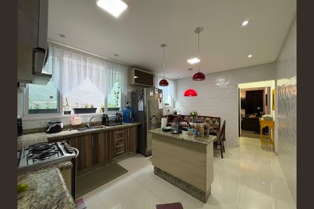 Casa à venda com 185m², 3 quartos e 2 vagas Casa à venda com 185m², 3 quartos e 2 vagasCozinha