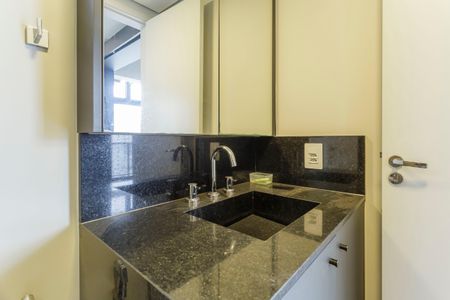 Apartamento à venda com 115m², 3 quartos e 1 vaga Apartamento à venda com 115m², 3 quartos e 1 vagaBanheiro da Suíte 1