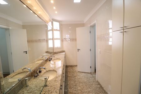 Apartamento para alugar com 340m², 5 quartos e 3 vagasSuíte 2