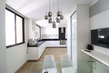 Apartamento para alugar com 340m², 5 quartos e 3 vagasCozinha