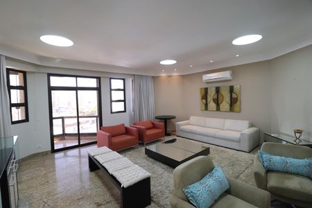 Apartamento para alugar com 340m², 5 quartos e 3 vagasSala