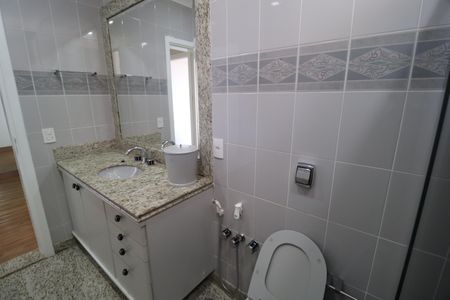 Apartamento para alugar com 340m², 5 quartos e 3 vagasBanheiro Social