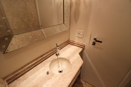 Apartamento para alugar com 340m², 5 quartos e 3 vagasLavabo