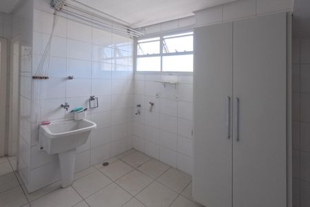 Apartamento para alugar com 480m², 5 quartos e 6 vagasÁrea de Serviço