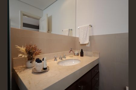 Apartamento à venda com 425m², 5 quartos e 6 vagasBanheiro da Suíte 2