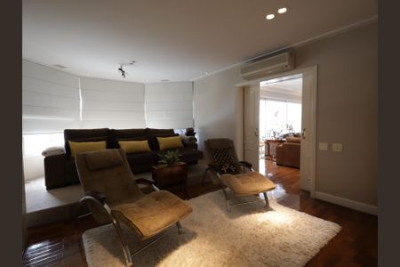 Apartamento à venda com 425m², 5 quartos e 6 vagasSala de TV