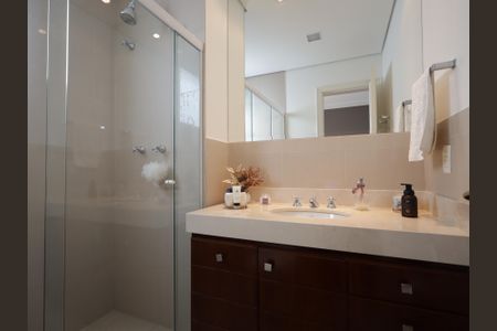 Apartamento à venda com 425m², 5 quartos e 6 vagasBanheiro da Suíte 2