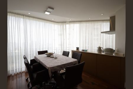 Apartamento à venda com 425m², 5 quartos e 6 vagasCopa