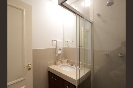 Apartamento à venda com 425m², 5 quartos e 6 vagasBanheiro da Suíte 1