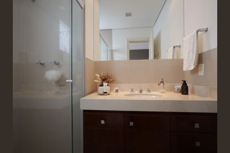 Apartamento à venda com 425m², 5 quartos e 6 vagasBanheiro da Suíte 2