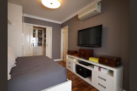 Apartamento à venda com 425m², 5 quartos e 6 vagasSuíte 1