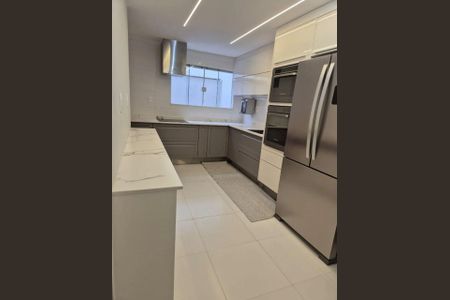 Casa de condomínio à venda com 140m², 3 quartos e 2 vagas Casa de condomínio à venda com 140m², 3 quartos e 2 vagasCozinha