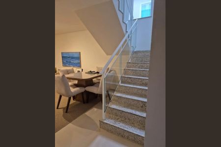 Sala de casa de condomínio à venda com 3 quartos, 140m² em Engenho do Mato, Niterói