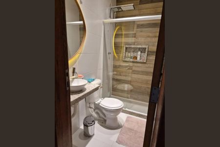 Banheiro de casa de condomínio à venda com 3 quartos, 140m² em Engenho do Mato, Niterói