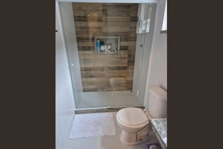 Casa de condomínio à venda com 140m², 3 quartos e 2 vagas Casa de condomínio à venda com 140m², 3 quartos e 2 vagasBanheiro