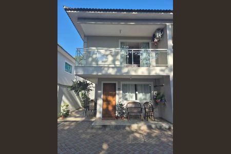 Casa de condomínio à venda com 140m², 3 quartos e 2 vagas Casa de condomínio à venda com 140m², 3 quartos e 2 vagasQuintal