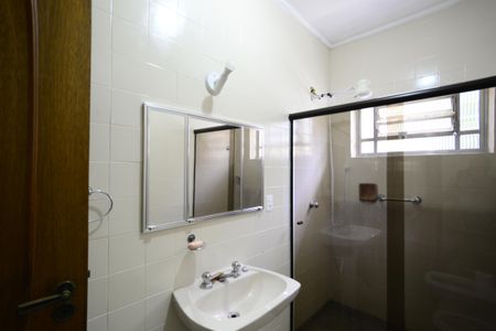 Casa à venda com 330m², 3 quartos e 7 vagasBanheiro da Suíte