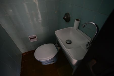 Casa à venda com 330m², 3 quartos e 7 vagasBanheiro de Serviço