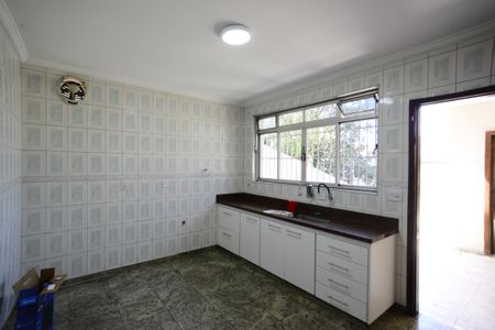 Casa à venda com 330m², 3 quartos e 7 vagasCozinha