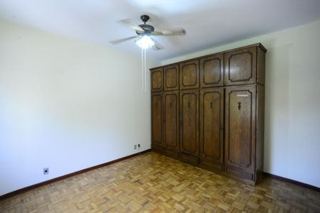 Casa à venda com 330m², 3 quartos e 7 vagasSuíte