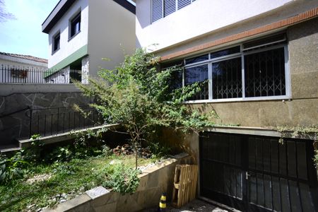 Casa à venda com 330m², 3 quartos e 7 vagasFachada