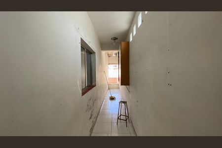 Casa à venda com 320m², 4 quartos e 9 vagas Casa à venda com 320m², 4 quartos e 9 vagasCorredor