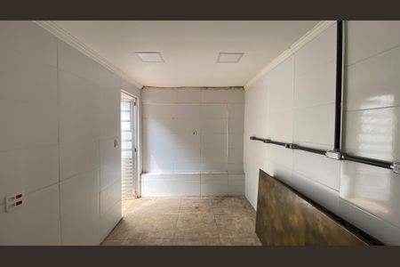 Casa à venda com 320m², 4 quartos e 9 vagas Casa à venda com 320m², 4 quartos e 9 vagasCozinha 2