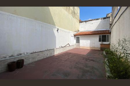 Casa à venda com 320m², 4 quartos e 9 vagas Casa à venda com 320m², 4 quartos e 9 vagasQuintal