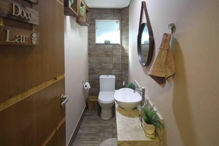 Casa à venda com 253m², 4 quartos e 2 vagas Casa à venda com 253m², 4 quartos e 2 vagasLavabo