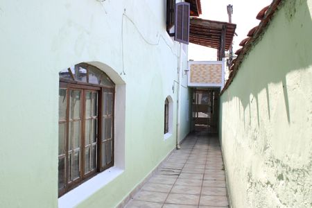 Casa à venda com 185m², 3 quartos e 2 vagasCorredor