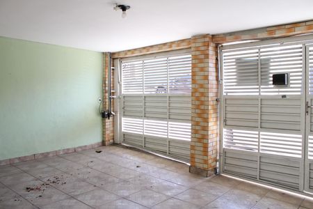 Casa à venda com 185m², 3 quartos e 2 vagasGaragem