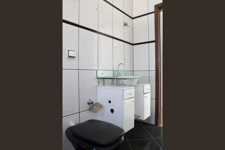 Casa à venda com 185m², 3 quartos e 2 vagasBanheiro 1