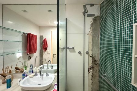 Apartamento à venda com 72m², 2 quartos e 1 vaga Apartamento à venda com 72m², 2 quartos e 1 vagaBanheiro Social