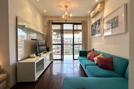 Apartamento à venda com 72m², 2 quartos e 1 vaga Apartamento à venda com 72m², 2 quartos e 1 vagaSala