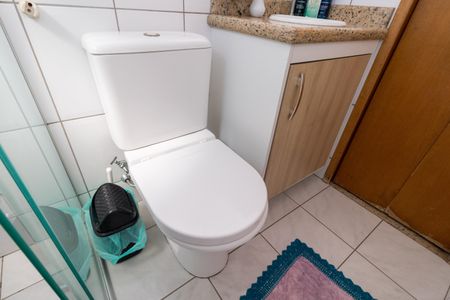 Apartamento à venda com 60m², 2 quartos e 1 vaga Apartamento à venda com 60m², 2 quartos e 1 vagaBanheiro Social