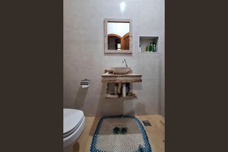 Casa à venda com 375m², 5 quartos e 3 vagas Casa à venda com 375m², 5 quartos e 3 vagasBanheiro de serviço