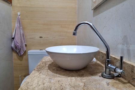 Casa à venda com 375m², 5 quartos e 3 vagas Casa à venda com 375m², 5 quartos e 3 vagasBanheiro de serviço