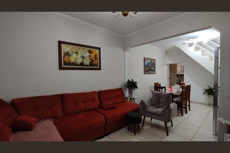 Sala de estar de casa para alugar com 4 quartos, 160m² em Vila Perracini, Poá