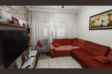 Sala de estar de casa para alugar com 4 quartos, 160m² em Vila Perracini, Poá