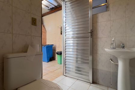 Casa à venda com 500m², 2 quartos e 2 vagasBanheiro de Serviço