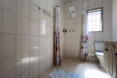 Casa à venda com 500m², 2 quartos e 2 vagasBanheiro 1